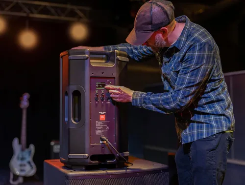 Vista 9 de JBL Professional EON710 - Altavoz PA con alimentación Bluetooth, 10 pulgadas, 1300 vatios, eléctrico con cable, negro