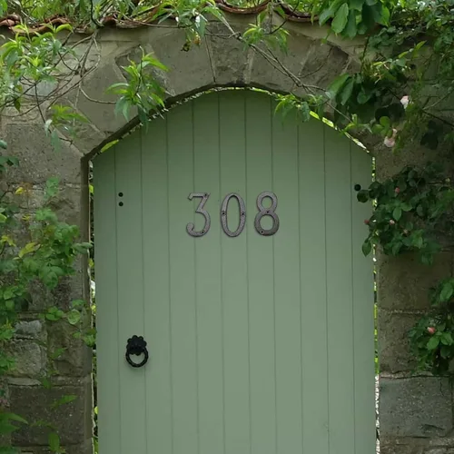 Vista 9 de JUXYES Juego de 10 números de casa de hierro fundido de 3.14 pulgadas con clavos rústicos en números de dirección de casa con tornillos a juego